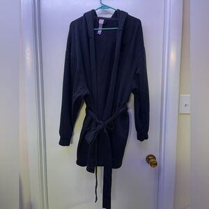 Short black fleece robe from Savage x Fenty women’s 2X/3X